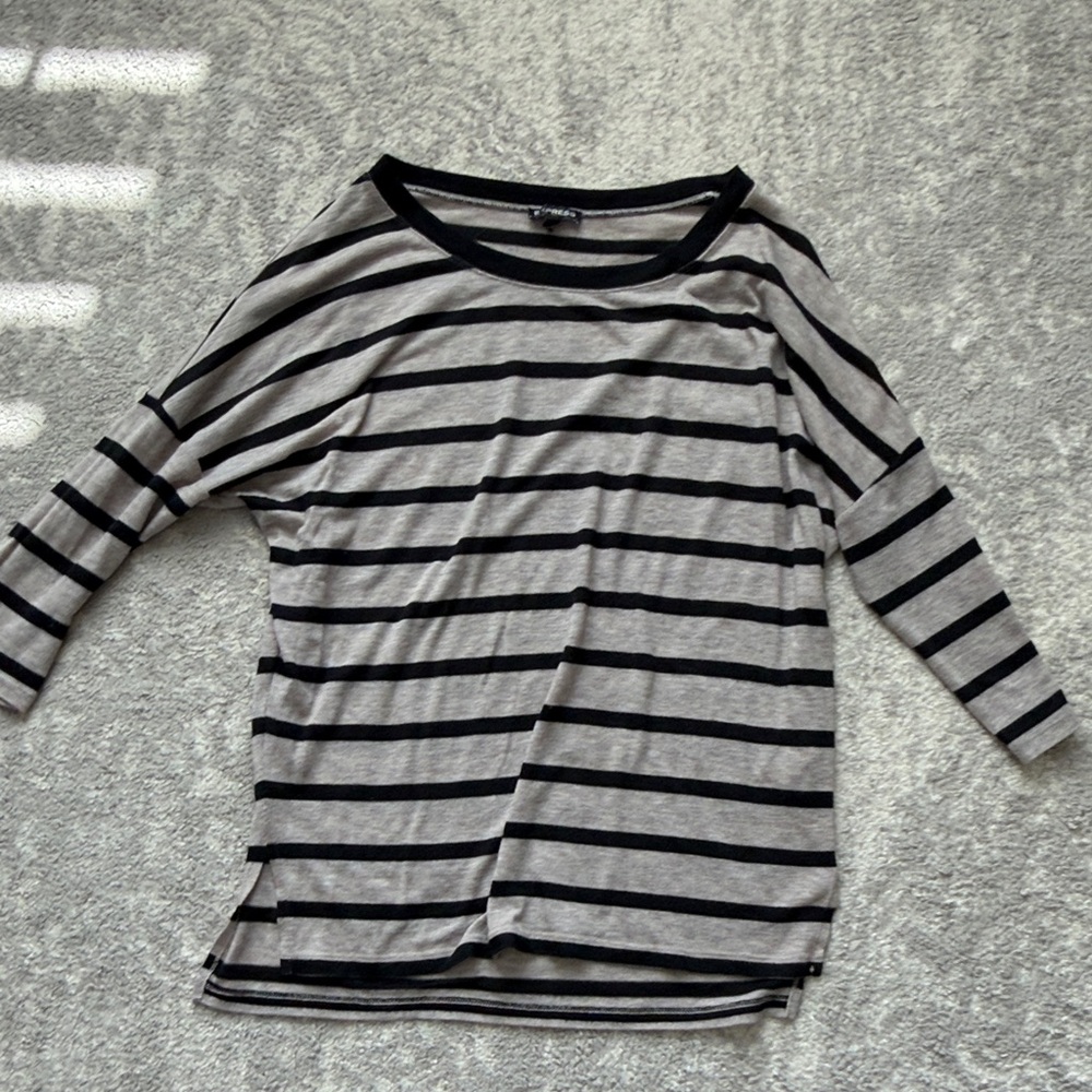 Express half sleeve top- size S
